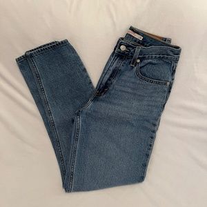 Levi's High Rise Medium Blue 80s Mom Jean | Women’s Jeans Size 26